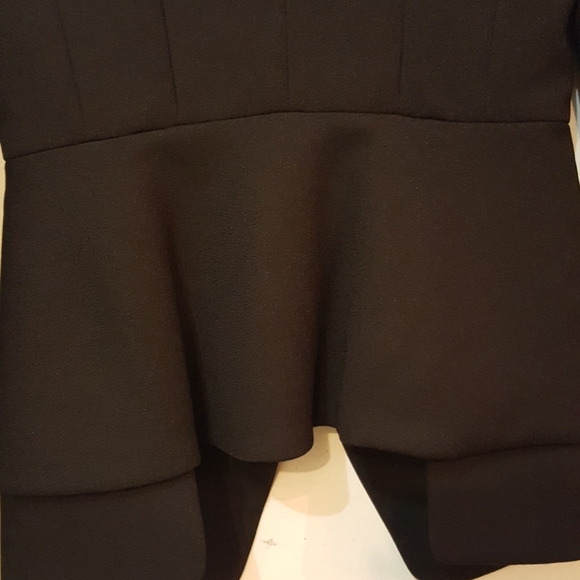 A black blazer made in Korea. - Picture 6 of 7